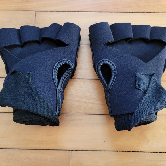 NEW Revgear Gel Hand Wraps with Wrist Wrap, black - Picture 2 of 6